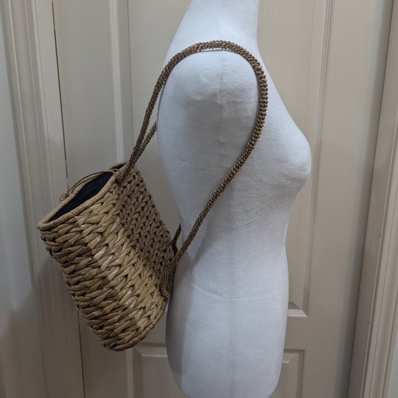 Basket backpack - Picture 3 of 10